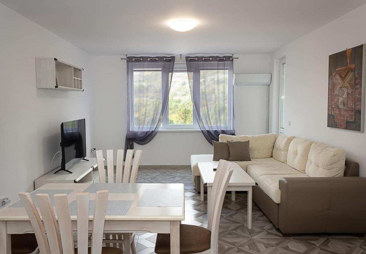 Apartment Lilia Каварна Екстериор снимка