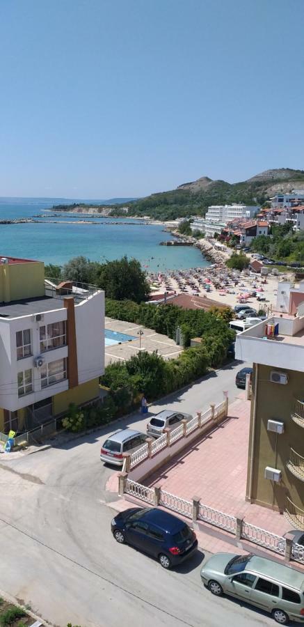 Apartment Lilia Каварна Екстериор снимка